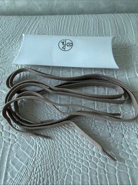 Hermès Etoupe shoe lace, sneakers shoes lace.  with Branded Box